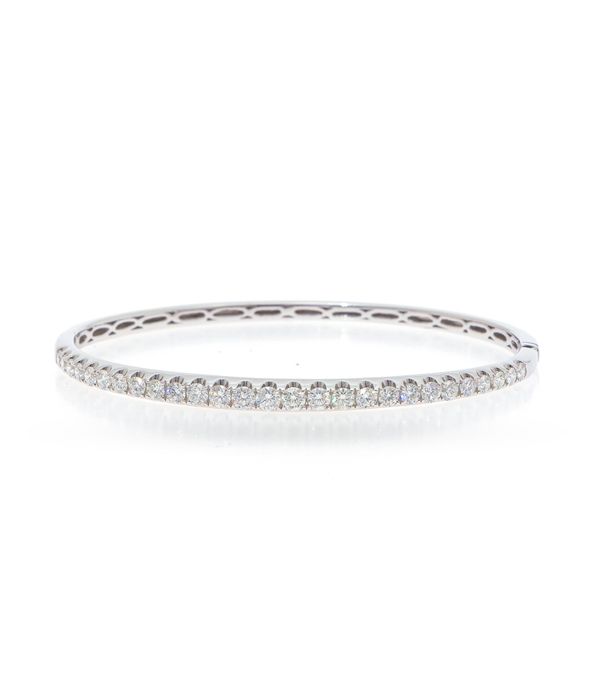Pulseira-rigida-em-ouro-com-diamantes