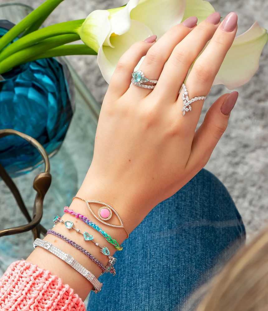 Pulseira-em-ouro-com-diamantes