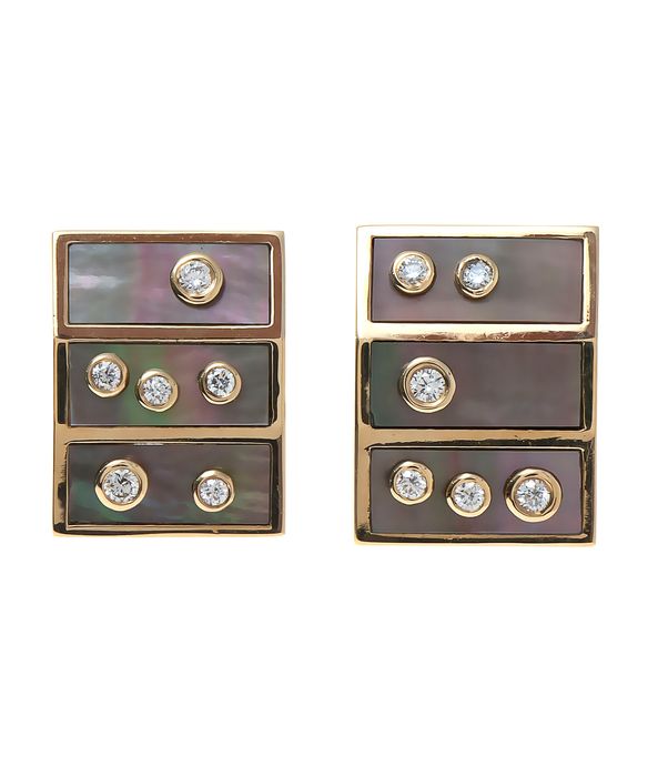 Brinco-Retrouvai-de-ouro-madreperola-negra-e-diamantes