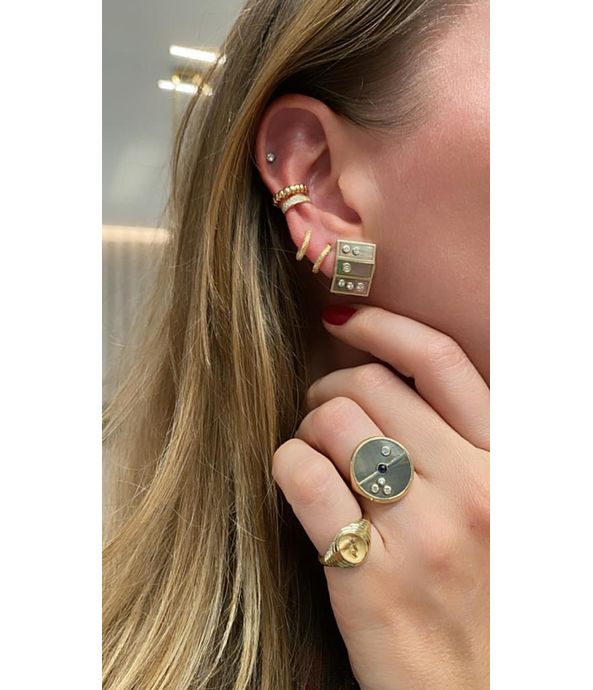 Brinco-Retrouvai-de-ouro-madreperola-negra-e-diamantes