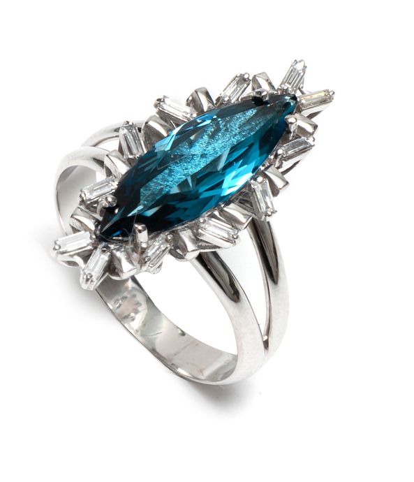 Anel-Suzanne-Kalan-em-ouro-com-topazio