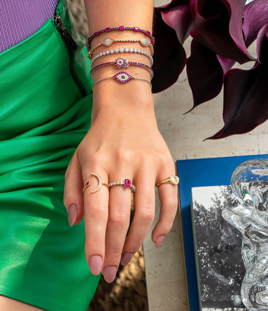 Pulseira-olho-grego-de-ouro-com-rubis-e-diamantes-