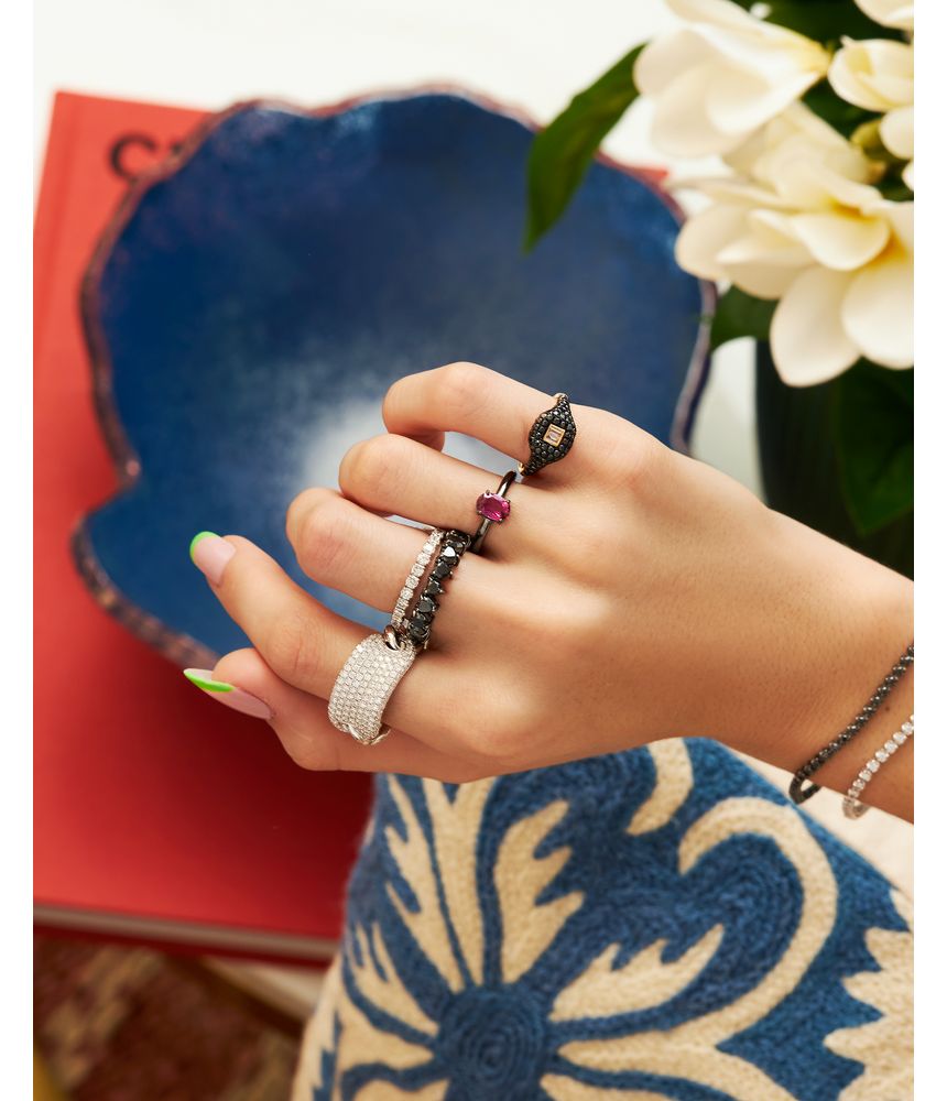 Anel-links-de-ouro-com-diamantes