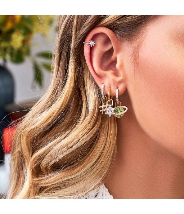 Berloque-para-brinco-planeta-de-ouro-com-brilhantes-e-safiras