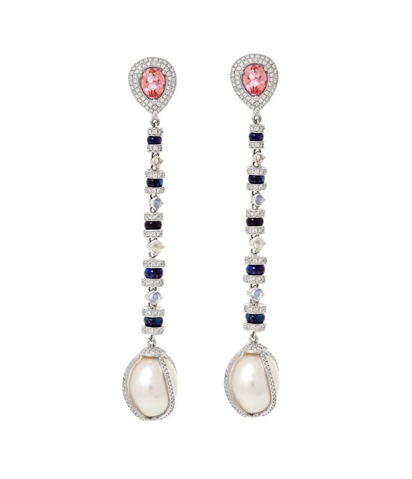 Brinco-longo-de-ouro-branco-com-turmalina-safiras-e-perola