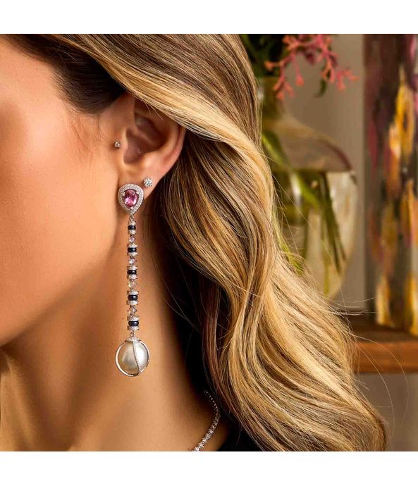 Brinco-longo-de-ouro-branco-com-turmalina-safiras-e-perola