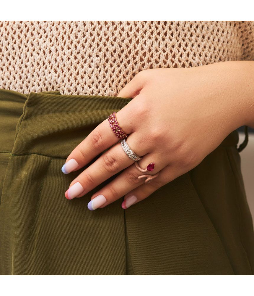 Anel-links-de-ouro-rosa-com-rubis