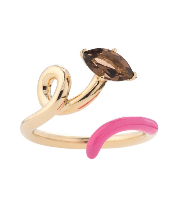 Anel-Bea-Bongiasca-B-half-bubblegum-pink-enamel-de-ouro-com-quartzo-fume