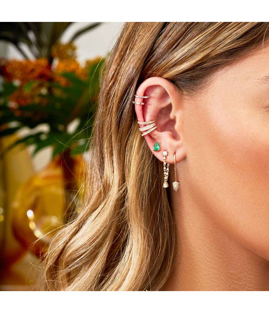 Brinco-argola-huggie-rainbow-de-ouro-com-safiras