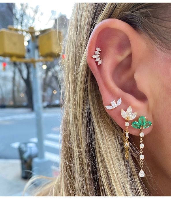 Brinco-chain-unico-BW-gipsy-lotus-de-ouro-com-esmeraldas-e-diamantes