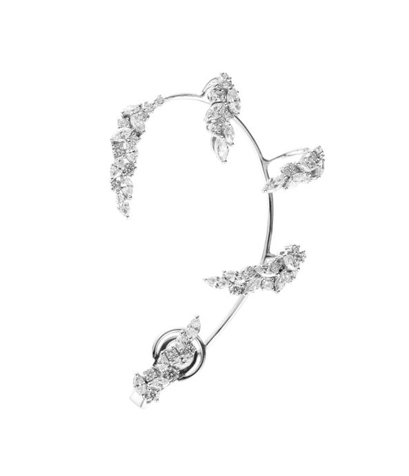 Brinco-Yeprem-inside-out-de-ouro-branco-com-diamantes