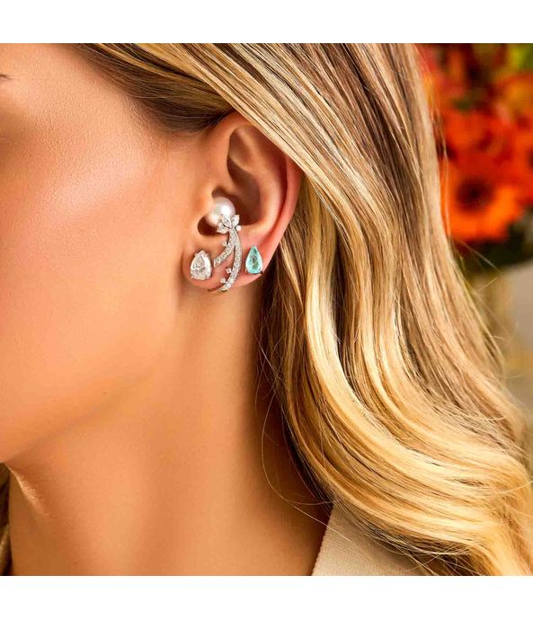 Brinco-ear-hook-Yeprem-de-ouro-branco-com-perola-e-diamantes