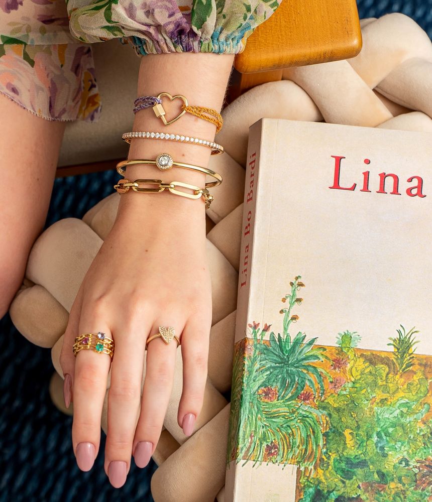 anel-solitario-em-ouro-amarelo-com-rodolita-brilhante