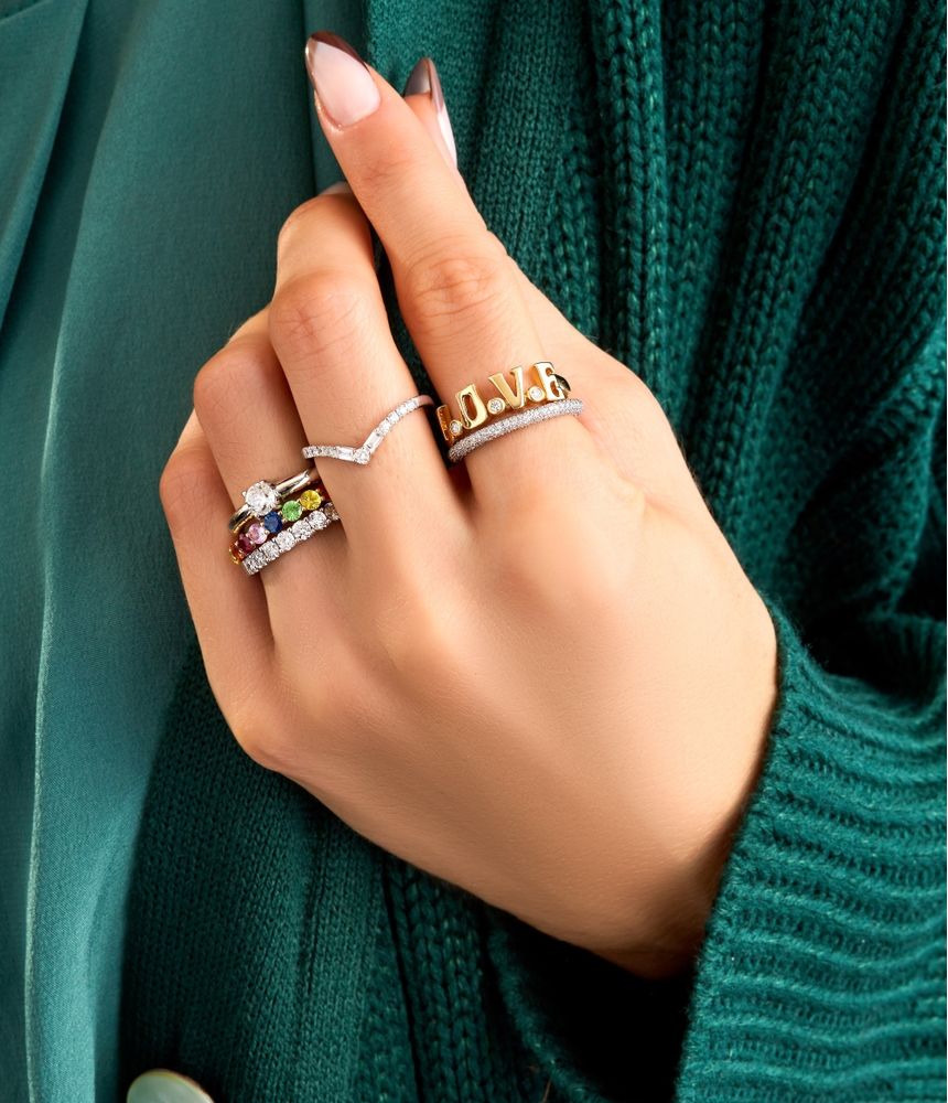 anel-meia-alianca-aparador-em-ouro-branco-de-diamantes-brilhantes