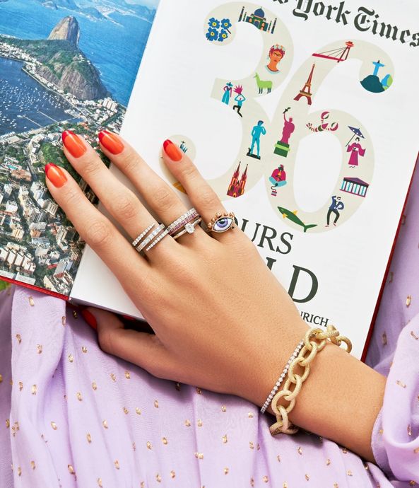 anel-meia-alianca-aparador-em-ouro-branco-de-diamantes-brilhantes