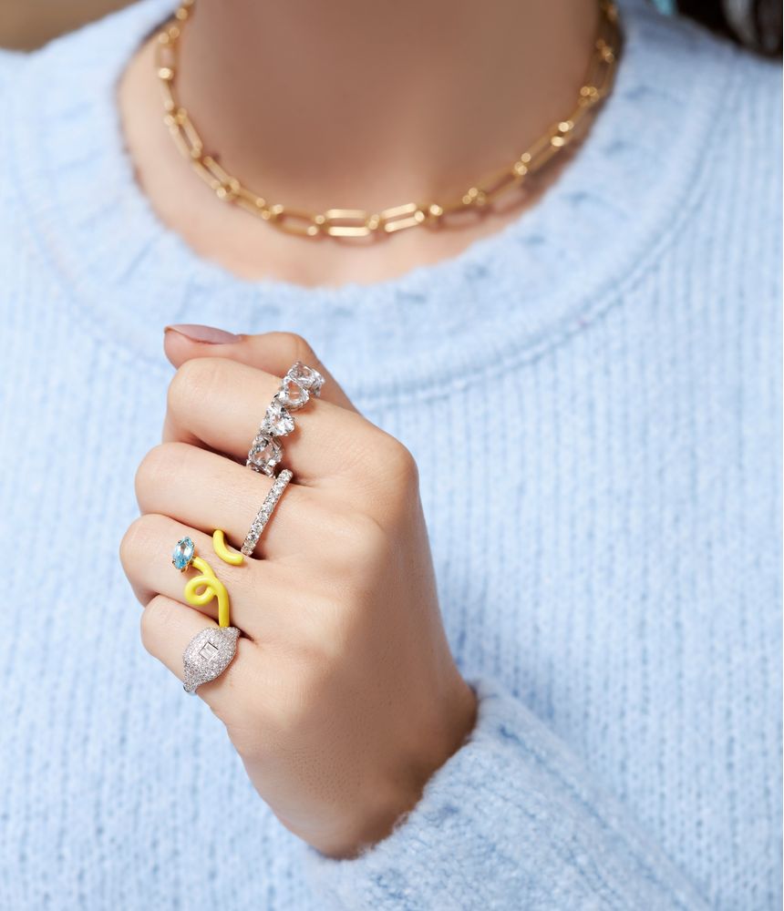 anel-em-ouro-amarelo-bea-bongiasca