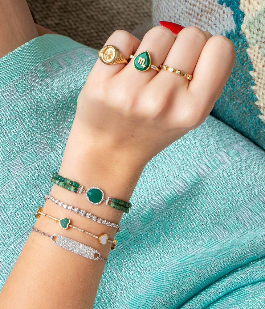 anel-signo-capricornio-de-ouro-com-diamantes-brilhantes-jade