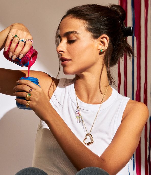 pingente-de-ouro-feminino-letra-m-bea-bongiasca-dua-lipa