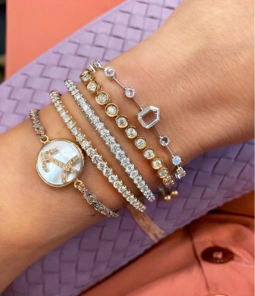 pulseira-signo-carolina-bucci-de-seda-com-ouro-amarelo-e-madreperola