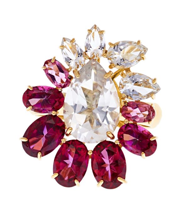 anel-feminino-de-ouro-com-topazios