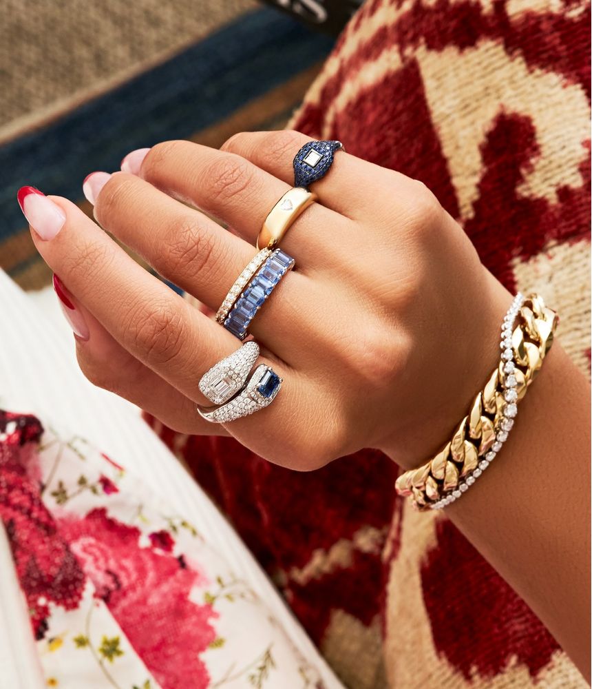 anel-alianca-inteira-de-ouro-branco-safiras-azuis-e-amarelas