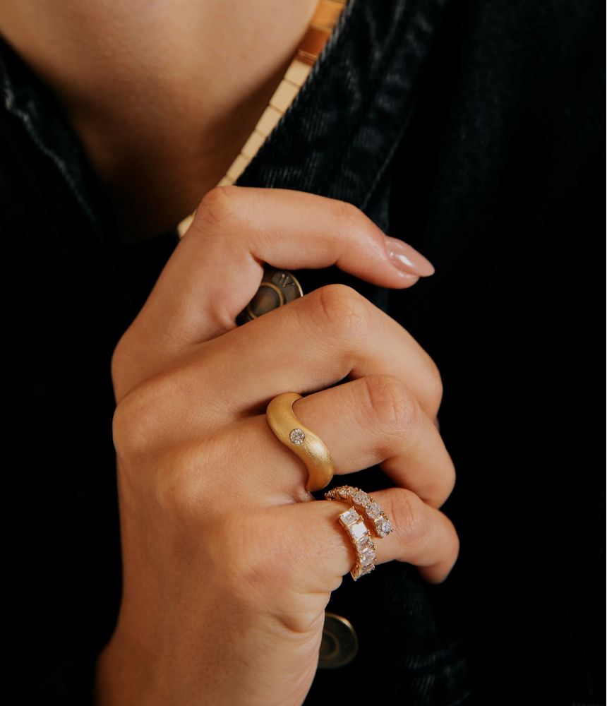 anel-solitario-de-ouro-oversized-chunky-com-diamante