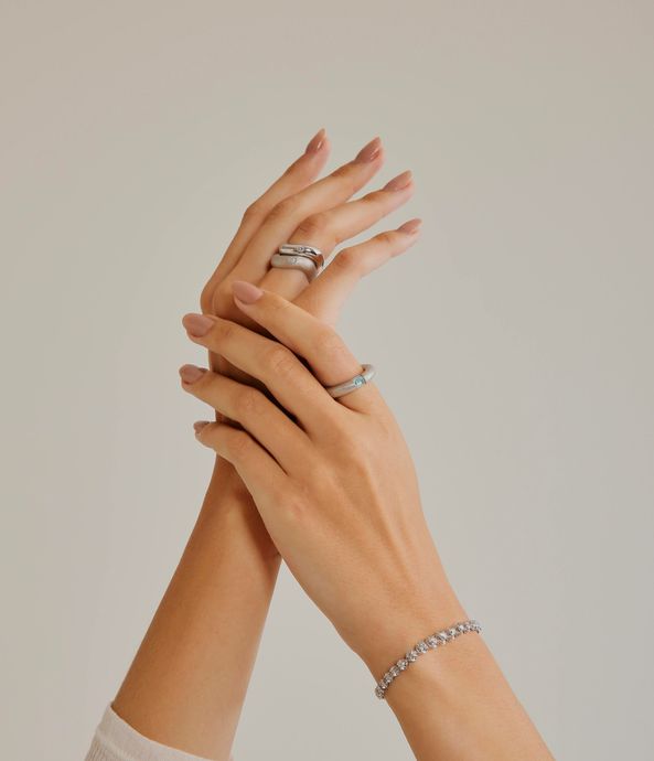 anel-solitario-de-ouro-branco-oversized-chunky-com-turmalina-paraiba