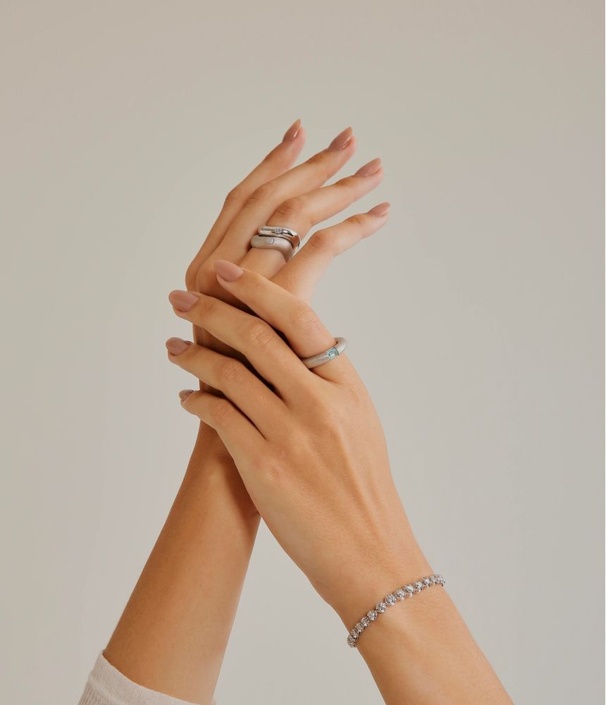 anel-solitario-de-ouro-branco-oversized-chunky-com-turmalina-paraiba