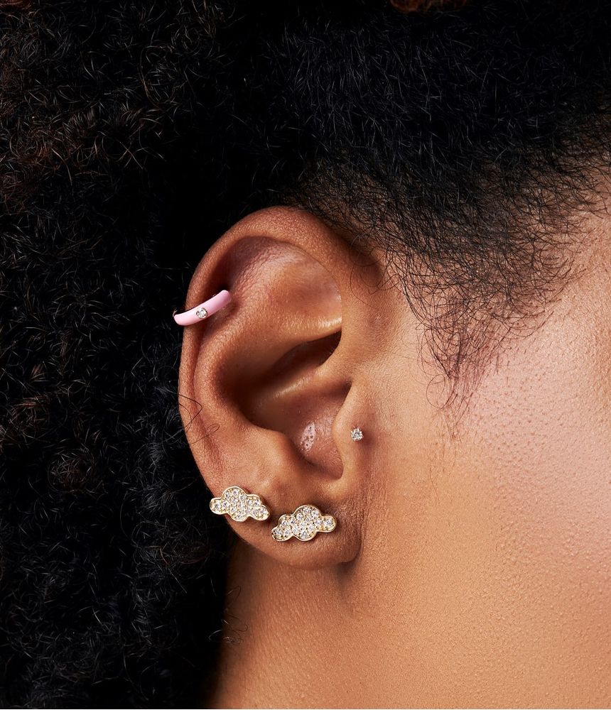 piercing-helix-nuvem-de-ouro-com-diamantes
