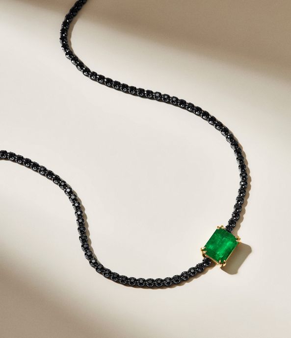 colar-riviera-tennis-necklace-de-ouro-negro-com-diamantes-negros-e-esmeralda