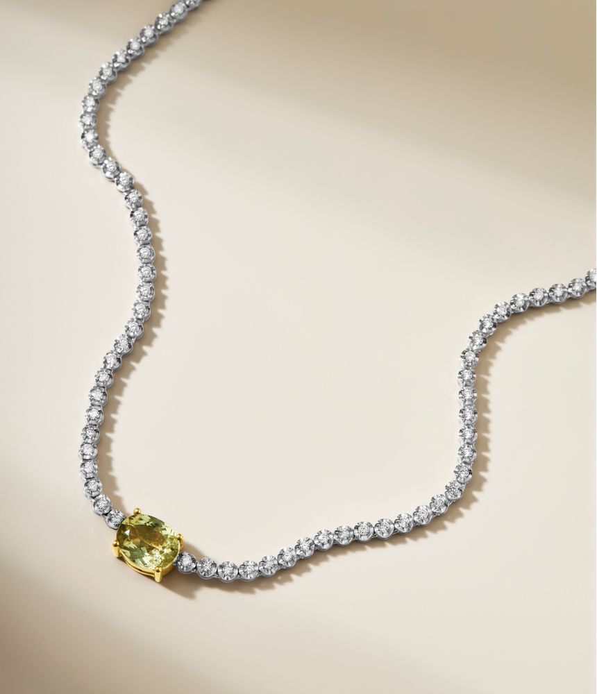 colar-riviera-tennis-necklace-de-ouro-branco-com-diamantes-brilhantes-e-turmalina-verde
