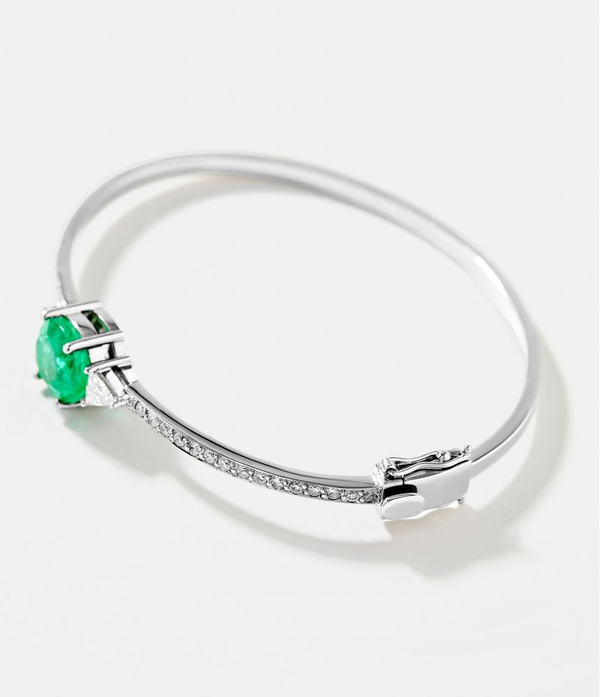 pulseira-bracelete-rigida-de-ouro-branco-com-esmeralda-e-diamantes