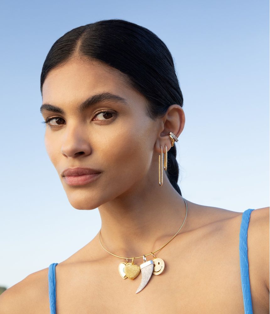 pingente-de-colar-smile-de-ouro-com-diamantes