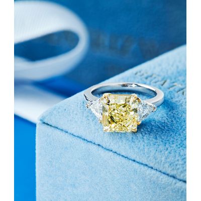 anel-solitario-de-ouro-branco-com-diamante-amarelo-fancy-yellow-beyonce