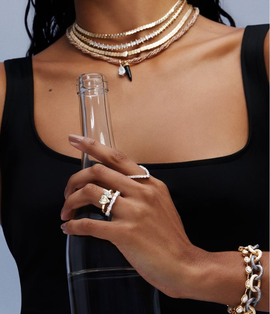 pingente-de-colar-solitario-de-ouro-com-diamante-gota-pear-shape