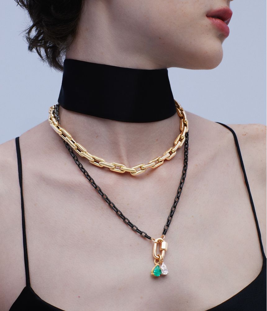 pingente-de-colar-solitario-de-ouro-com-diamante-gota-pear-shape