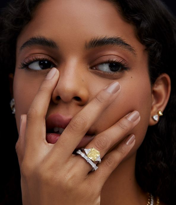 anel-alianca-inteira-de-ouro-branco-com-diamantes