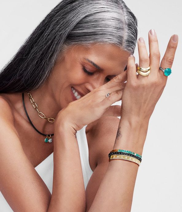 pulseira-bracelete-rigida-de-ouro-com-esmeraldas-e-diamante