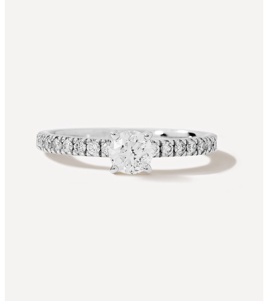 anel-de-noivado-solitario-de-ouro-branco-com-diamantes-brilhante