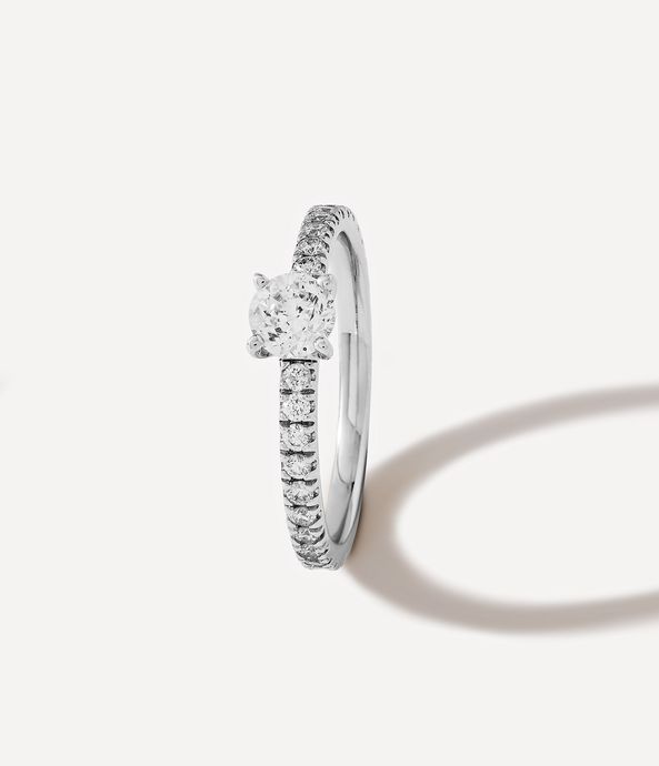 anel-de-noivado-solitario-de-ouro-branco-com-diamantes-brilhante