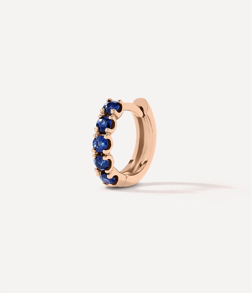 brinco-de-argola-unico-de-ouro-rosa-com-safiras-azuis