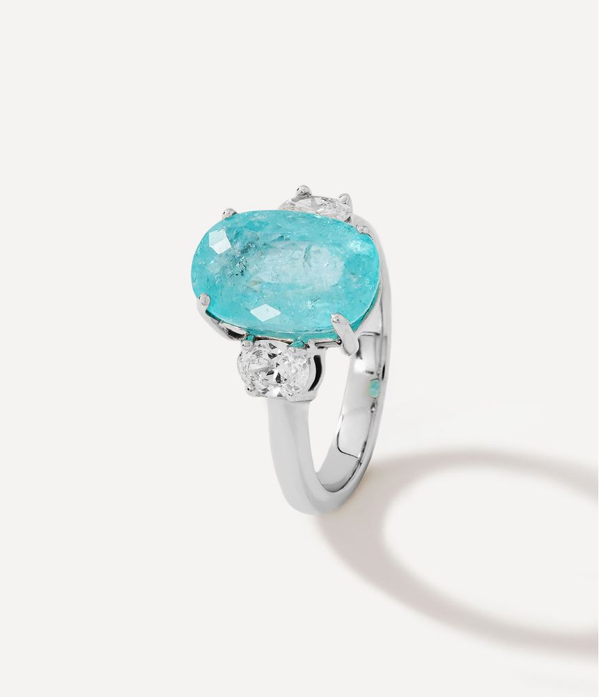 anel-solitario-turmalina-paraiba-oval-e-diamantes-de-ouro-branco