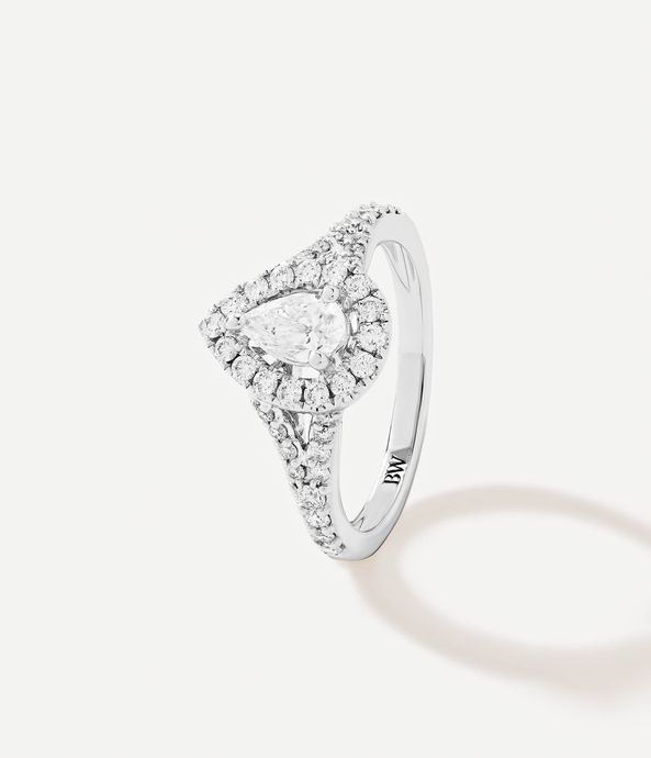 anel-de-noivado-solitario-gota-de-ouro-branco-cravejado-de-diamantes