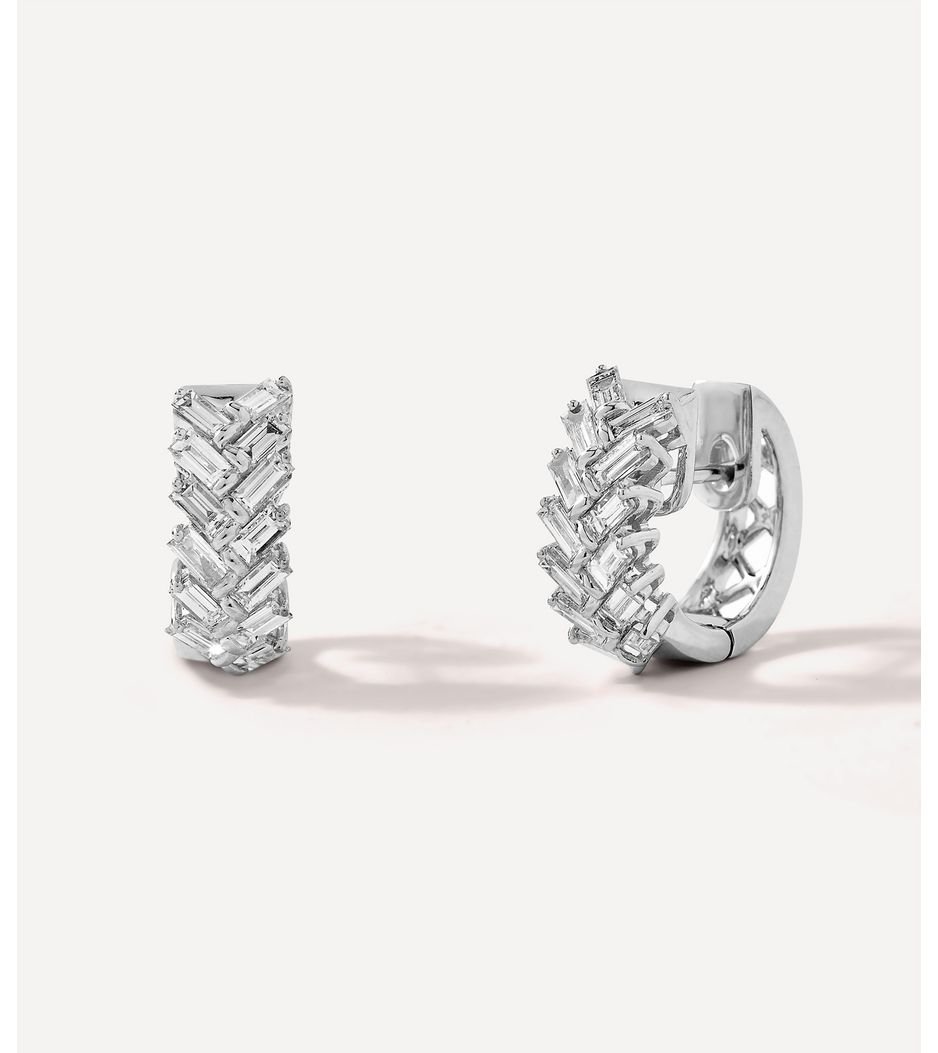 brinco-argola-de-ouro-branco-com-diamantes-baguete