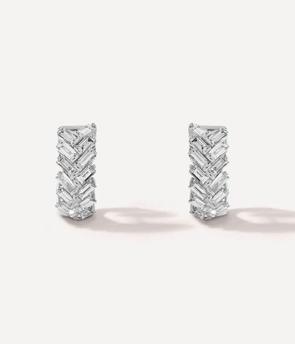 brinco-argola-de-ouro-branco-com-diamantes-baguete