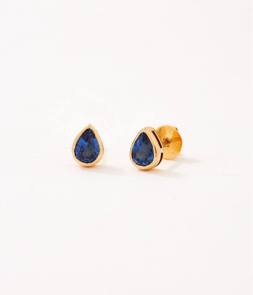 brinco-solitario-com-safira-azul-gota-de-ouro