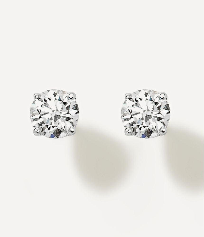 brinco-solitario-de-ouro-branco-com-diamante-brilhante