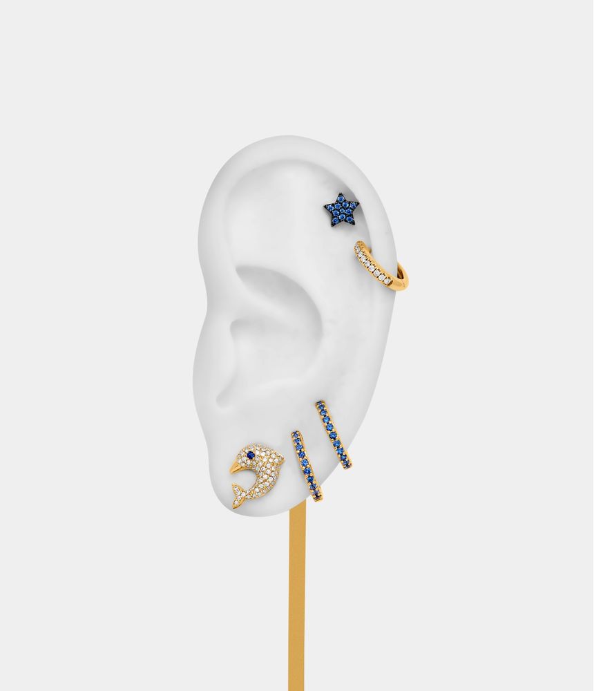 brinco-de-argola-unico-de-ouro-rosa-com-safiras-azuis