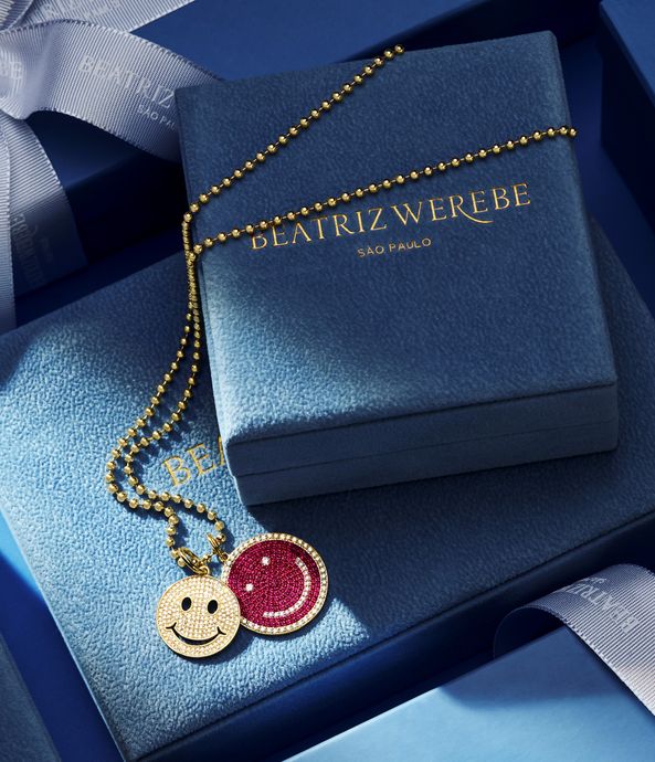 pingente-de-colar-smile-de-ouro-com-rubis-e-diamantes