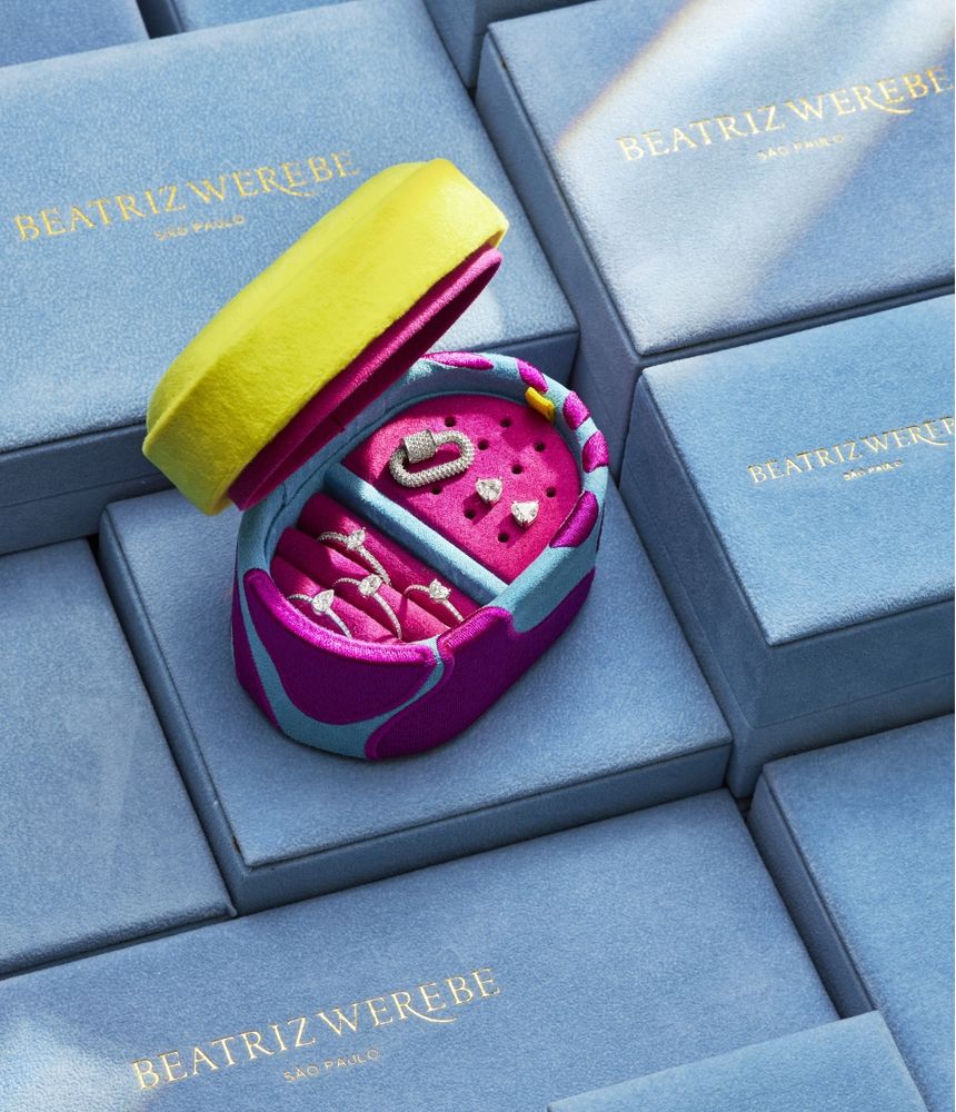 porta-joias-bea-bongiasca-de-veludo